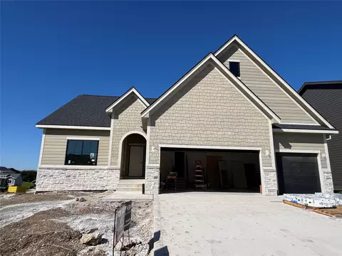 1841 Silver Maple Dr, Norwalk, IA 50211