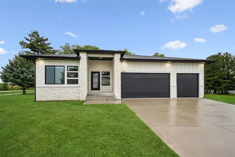 1403 19th St SE, Altoona, IA 50009