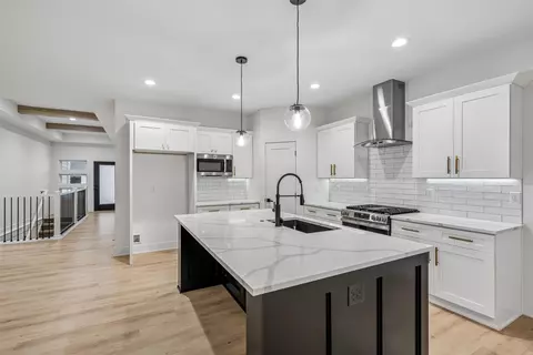 1403 19th St SE, Altoona, IA 50009