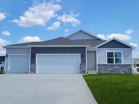 929 33rd St SE, Altoona, IA 50009
