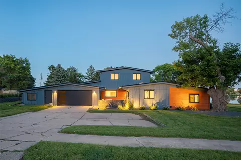 2809 Lakeland Dr, Urbandale, IA 50322