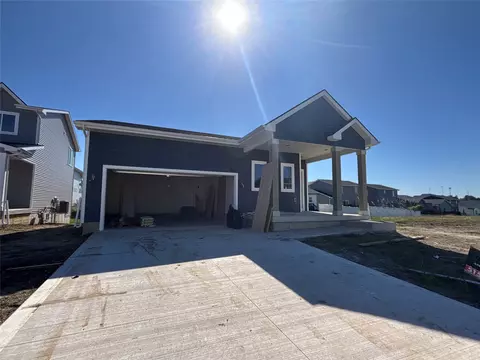1826 Gordon Ct, Norwalk, IA 50211