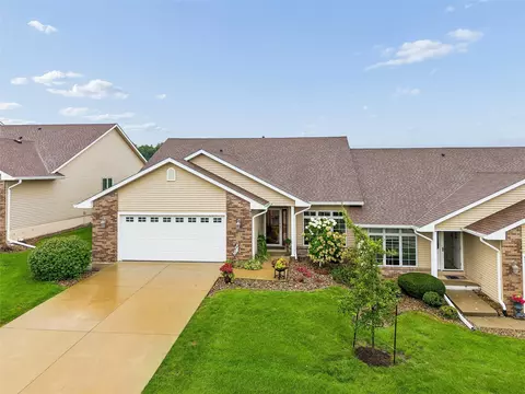 801 Trail Ridge Rd, Indianola, IA 50125