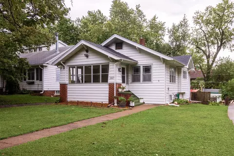 1507 44th St, Des Moines, IA 50311