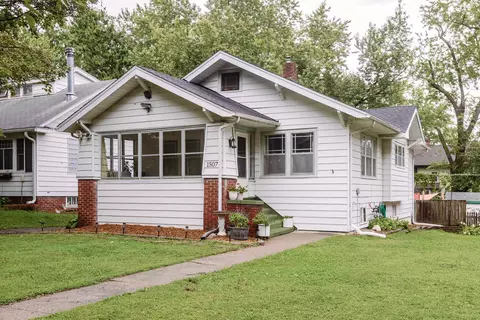 1507 44th St, Des Moines, IA 50311