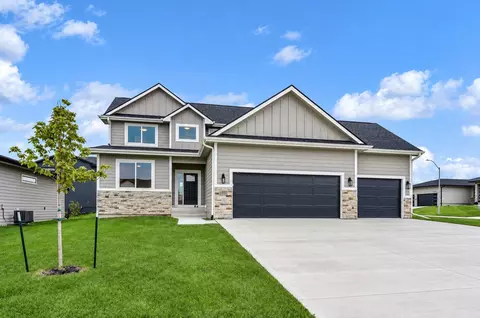 14311 Catalpa Dr, Urbandale, IA 50323