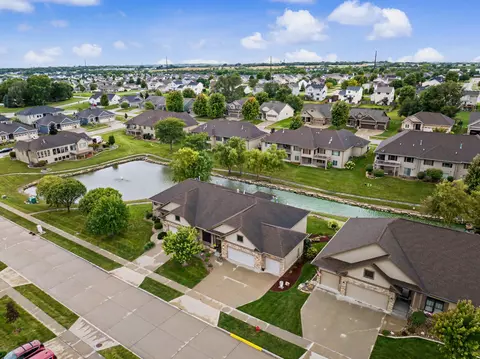 1100 Eagle Creek Blvd SW, Altoona, IA 50009