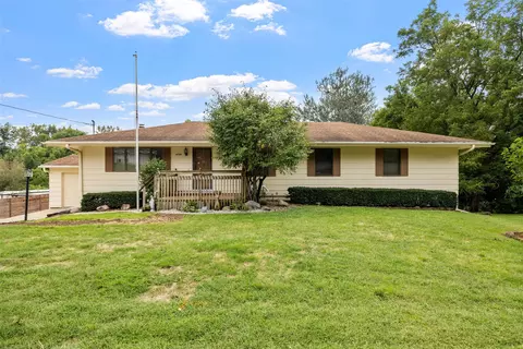 4750 NW Piekenbrock Dr, Des Moines, IA 50310