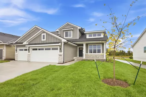 9428 NW 82nd Ave, Johnston, IA 50131