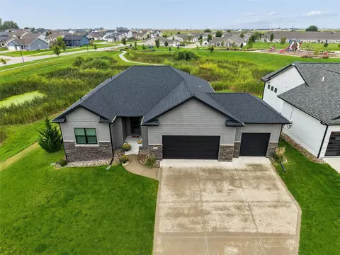 1104 SW 7th St, Grimes, IA 50111