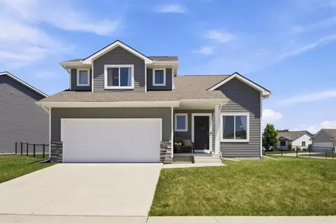3315 Locust St SW, Bondurant, IA 50035