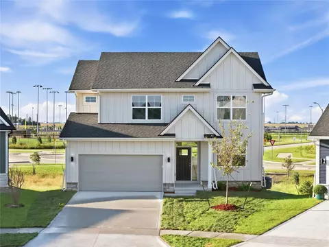 465 NW Independence Cir, Waukee, IA 50263