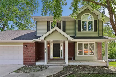 701 SE 61st St, Pleasant Hill, IA 50327