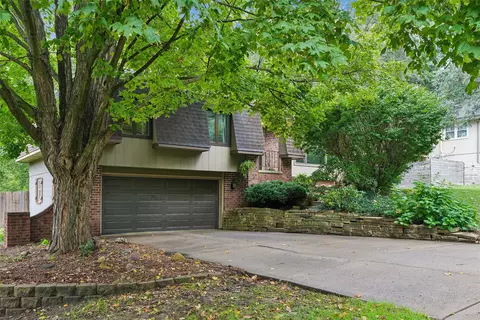 3206 SW 28th St, Des Moines, IA 50321