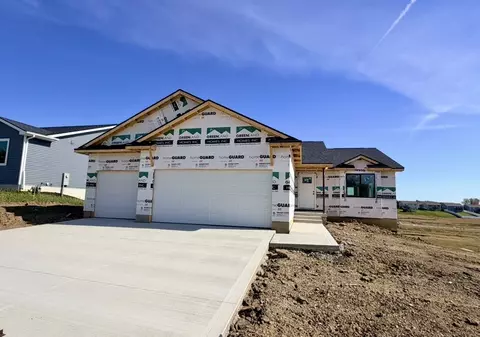 218 S Walnut Dr, Norwalk, IA 50211