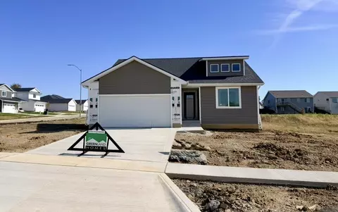 100 Canyon Dr, Norwalk, IA 50211