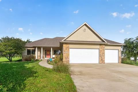 9450 NE 94th St, Bondurant, IA 50035