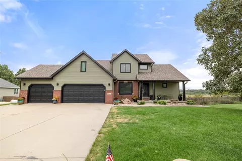 1520 S 5th St, Carlisle, IA 50047