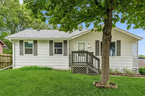 804 E Spring St, Des Moines, IA 50315