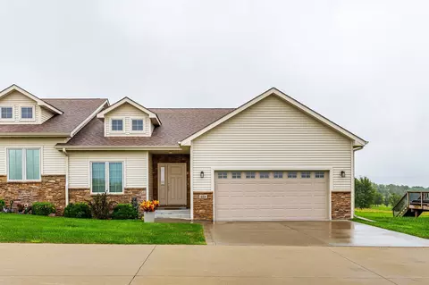 614 S Y St, Indianola, IA 50125