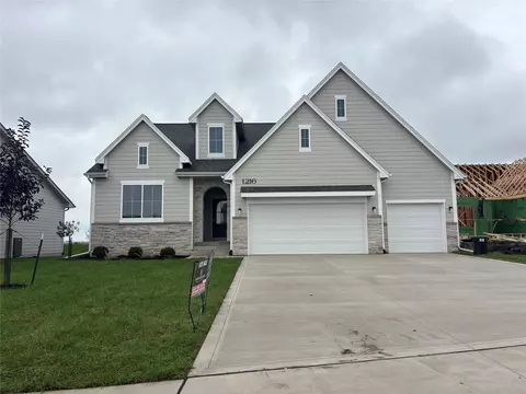 1216 SW 18th Ct, Grimes, IA 50111