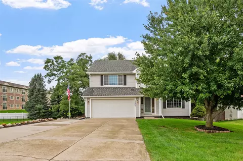 5670 Twin Circle Dr, Pleasant Hill, IA 50327