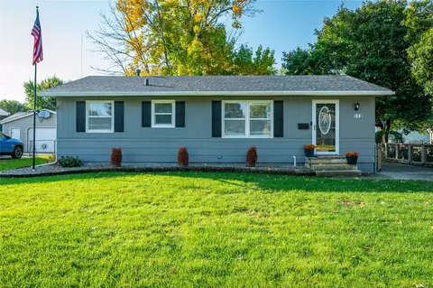 112 12th St SE, Altoona, IA 50009
