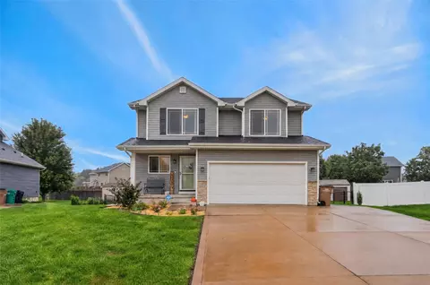 240 SE Dorr Ct, Pleasant Hill, IA 50327