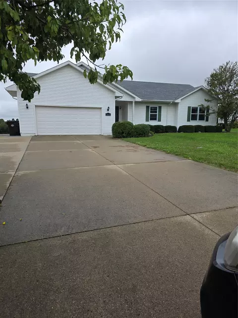 1015 S R St S, Indianola, IA 50125