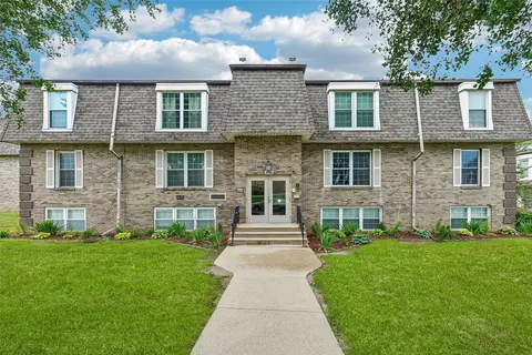 1110 E 6th St #11, Des Moines, IA 50316