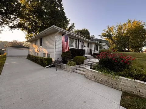 525 25th St, West Des Moines, IA 50265