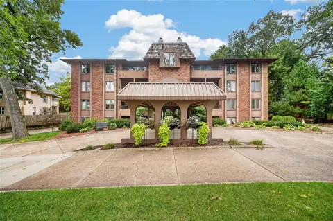 4323 Grand Ave #103, Des Moines, IA 50312