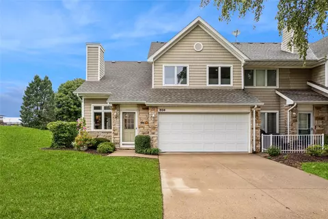 811 Burr Oaks Dr #804, West Des Moines, IA 50266