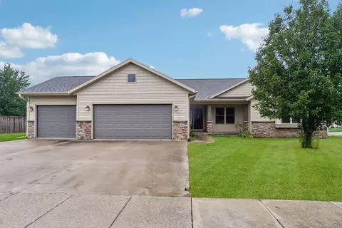 1507 S 10th Ave W, Newton, IA 50208