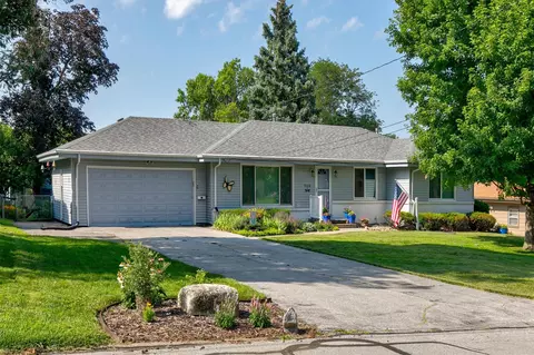 7112 Sunrise Blvd, Windsor Heights, IA 50324