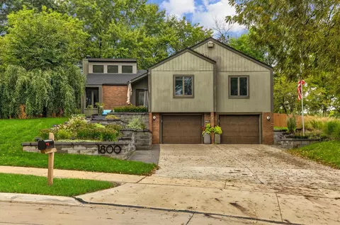 1800 NW 99th Ct, Clive, IA 50325