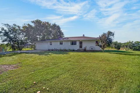 2412 178th Ln, Carlisle, IA 50047
