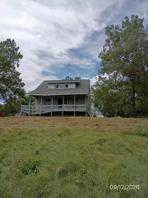 1091 92nd Ave, Knoxville, IA 50138