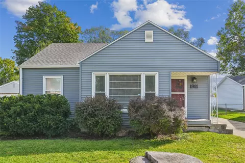 1811 62nd St, Des Moines, IA 50322
