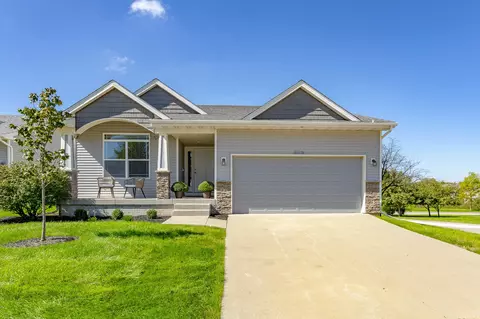 983 S 90th St, West Des Moines, IA 50266