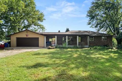 1410 Walnut Ln, Cumming, IA 50061