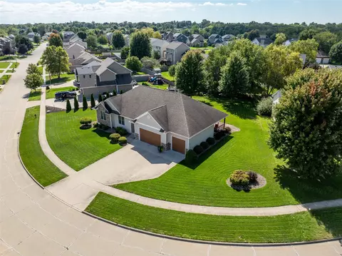 4006 SW Bluegrass Dr, Ankeny, IA 50023