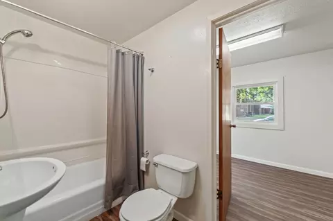 Bath - 419 4th St, Colo, IA 50056 photo 1 of 2