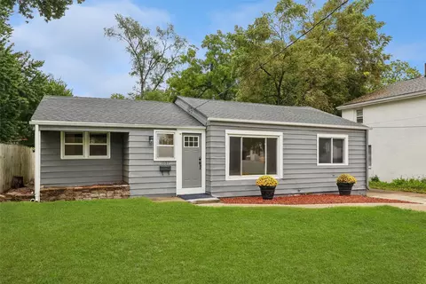 1037 65th St, Windsor Heights, IA 50324