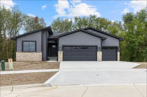 809 Whitetail Ct, Mitchellville, IA 50169