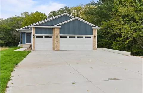 505 NE Madison Ave, Elkhart, IA 50073