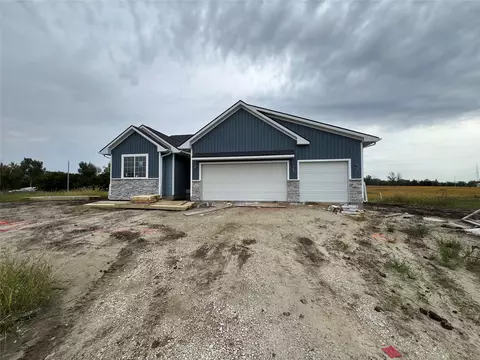 413 NE Adams Ave, Elkhart, IA 50073