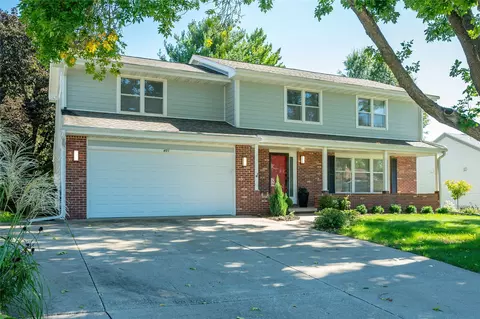 401 39th St, West Des Moines, IA 50265