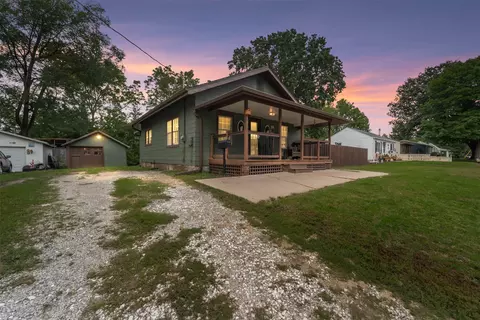 105 11th Ave E, Oskaloosa, IA 52577