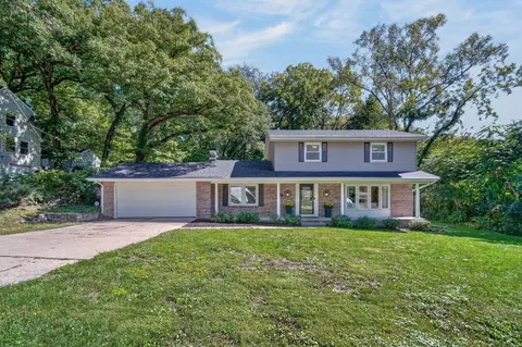 129 Lincoln Place Dr, Des Moines, IA 50312